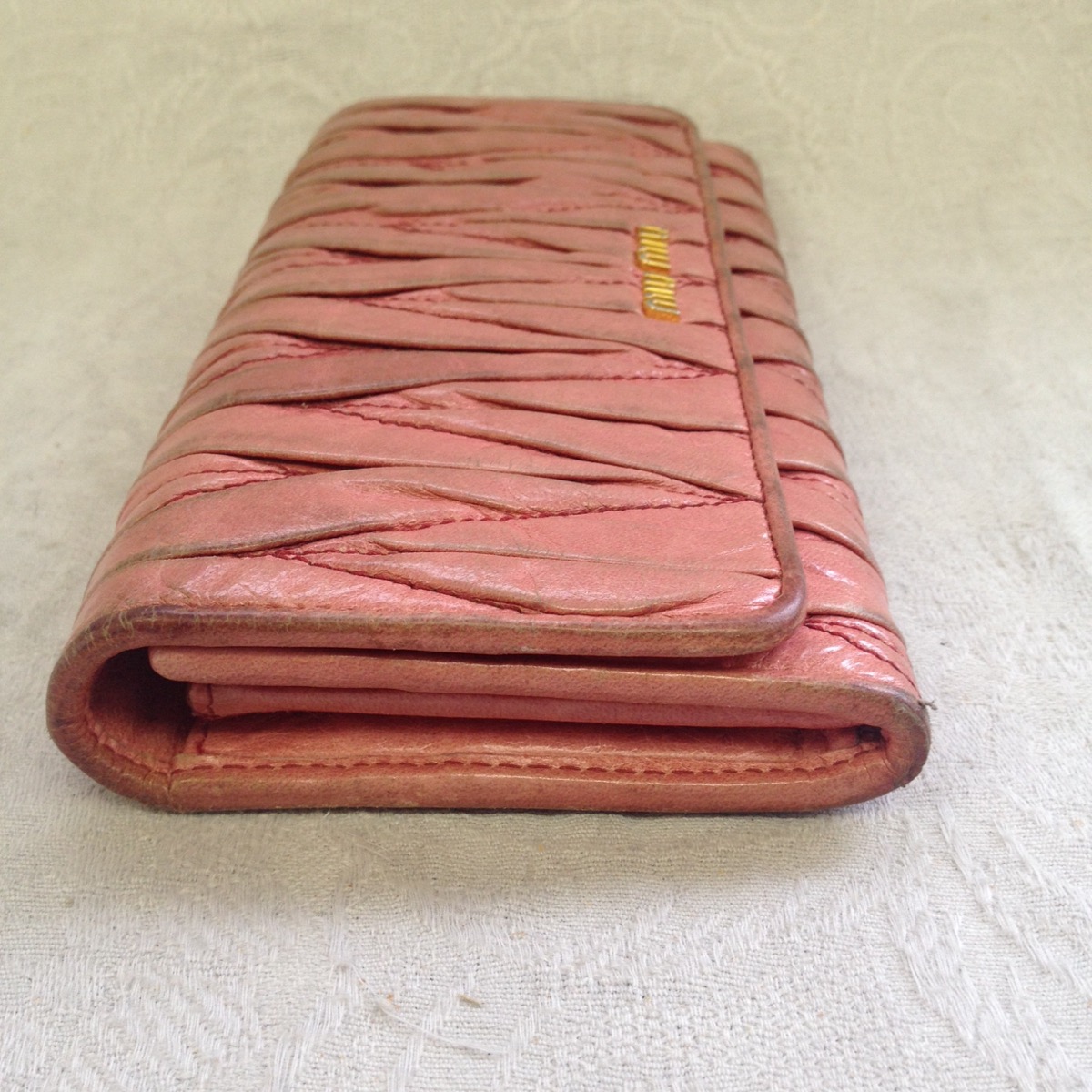 池袋　財布　ソファー、鞄、バッグ、修理、張替、黒ずみ汚れ、クリーニング、色移り、すれ傷　　ピンク　MIUMIU　13